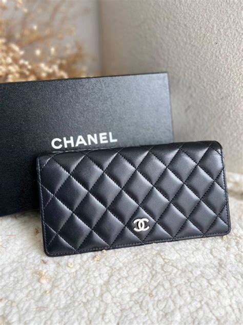 chanel womens folding wallets black 2019 cruise|Chanel bifold wallets for women.